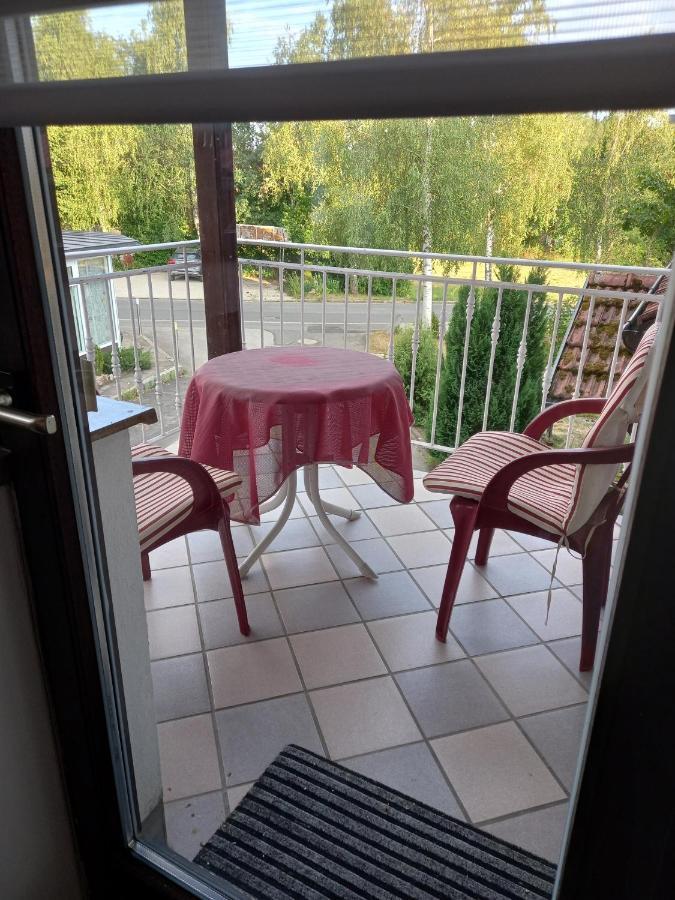 Cafe Und Pension Ringer Vilseck Exterior foto
